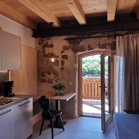 Ansitz Grustdorf Apartment Appiano Sulla Strada Del Vino Exterior photo